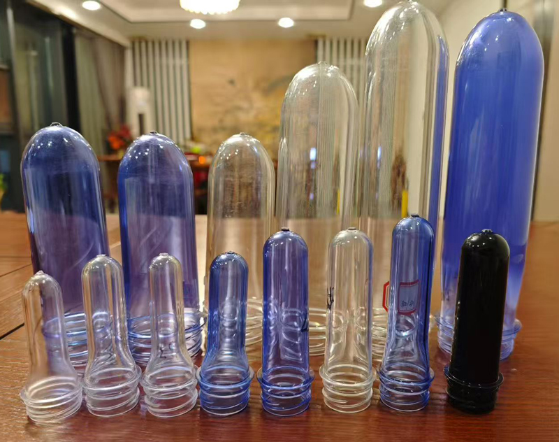 小瓶胚從11.9克到28克，大瓶胚從100克到350克，產(chǎn)品更加豐富